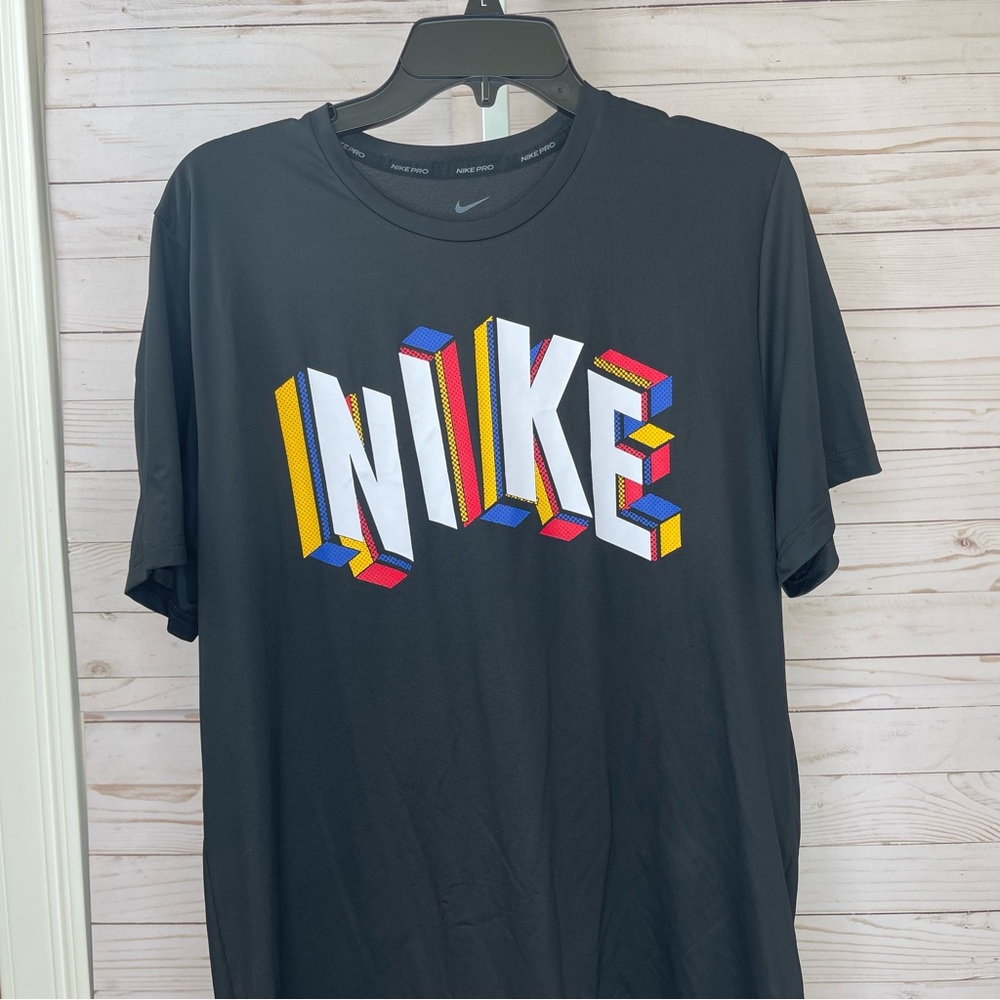 Men's Medium Nike Logo Short Sleeve Black Athletic T-Shirt